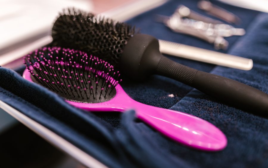 Wide vent drying brush
