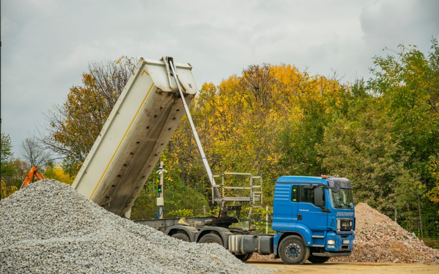 Tipper, six wheel, by the day