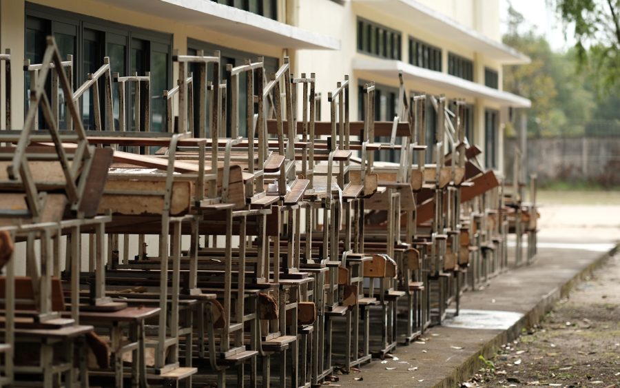 School furniture for four islands on one manifest